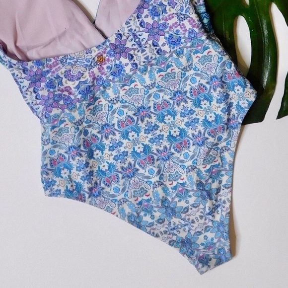 NANETTE LEPORE Poppy Floral Halter One Piece Swimsuit Plunge Beach Size 10 - Picture 10 of 16